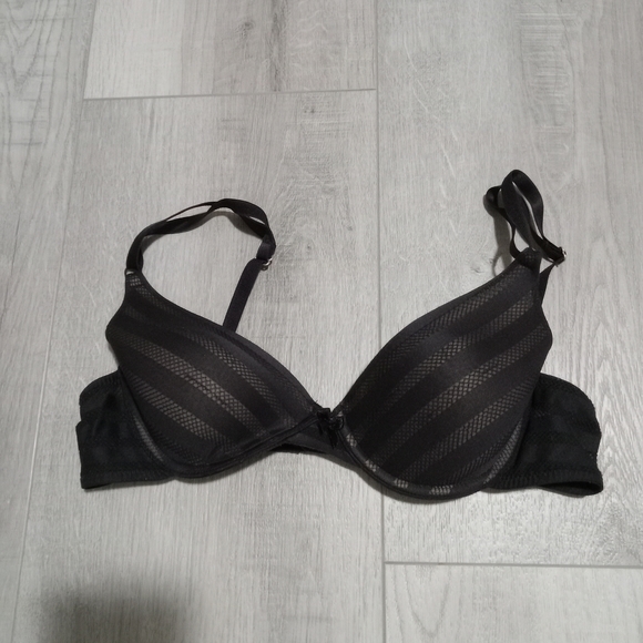 34 B black stripped bra - Picture 3 of 6